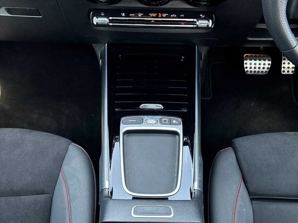 Mercedes-Benz GLB Class 200 Amg Line Premium Plus 7G-tronic Black #13