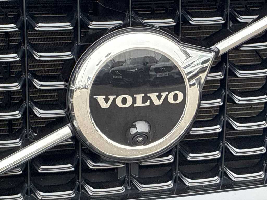 Volvo XC60 2.0 B4p Plus Dark Geartronic Grey #4