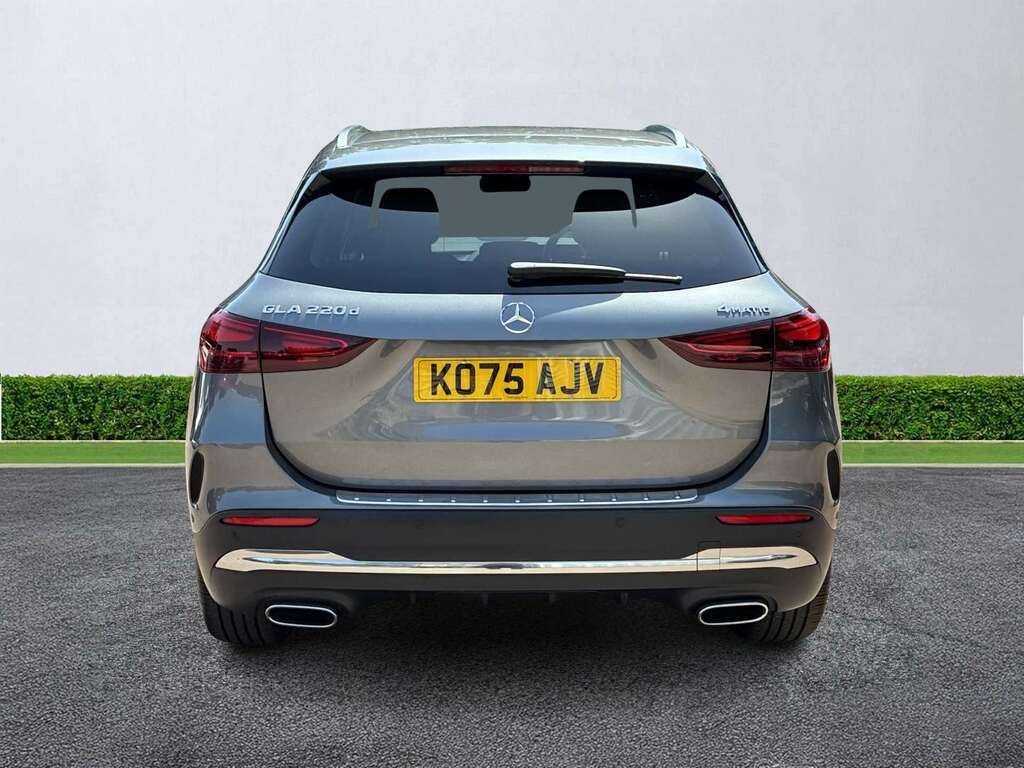 Mercedes-Benz GLA Class Gla 220D 4Matic Amg Line Executive Grey #4