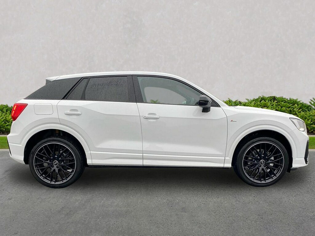 Audi Q2 1.5 Tfsi Cod 35 Black Edition Suv S Tro White #3