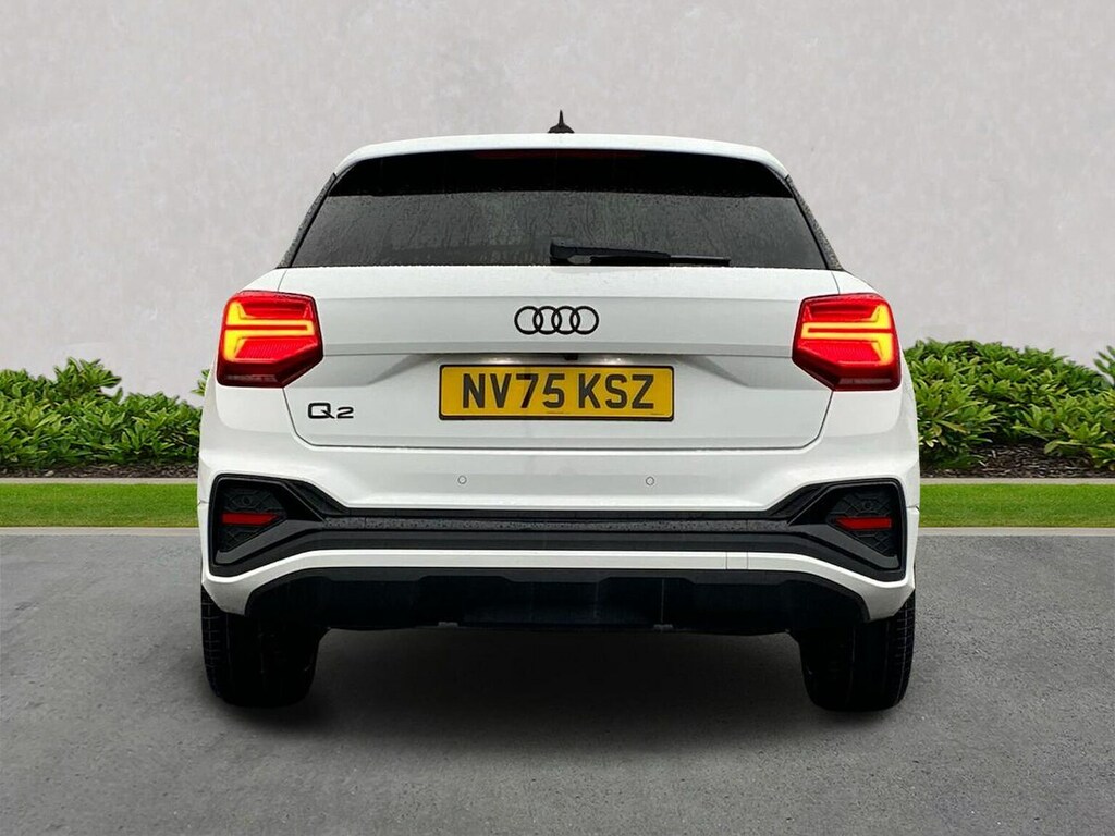 Audi Q2 1.5 Tfsi Cod 35 Black Edition Suv S Tro White #4