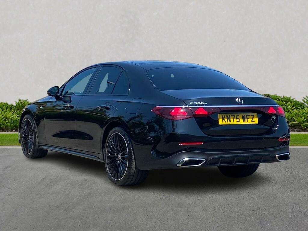 Mercedes-Benz E Class E300e Urban Edition 9G-tronic Black #2