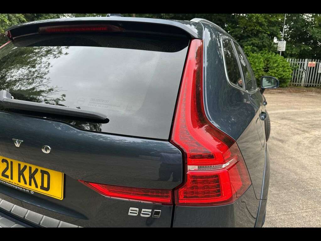 Volvo XC60 Momentum Blue #35