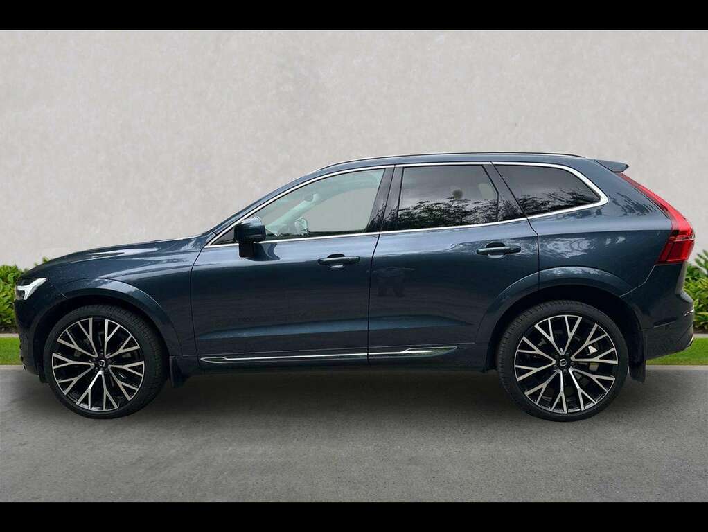 Volvo XC60 Momentum Blue #19