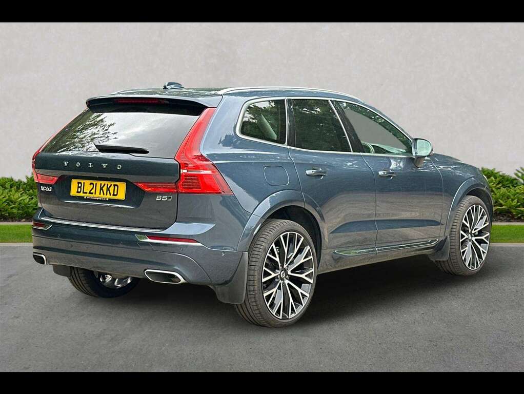Volvo XC60 Momentum Blue #18
