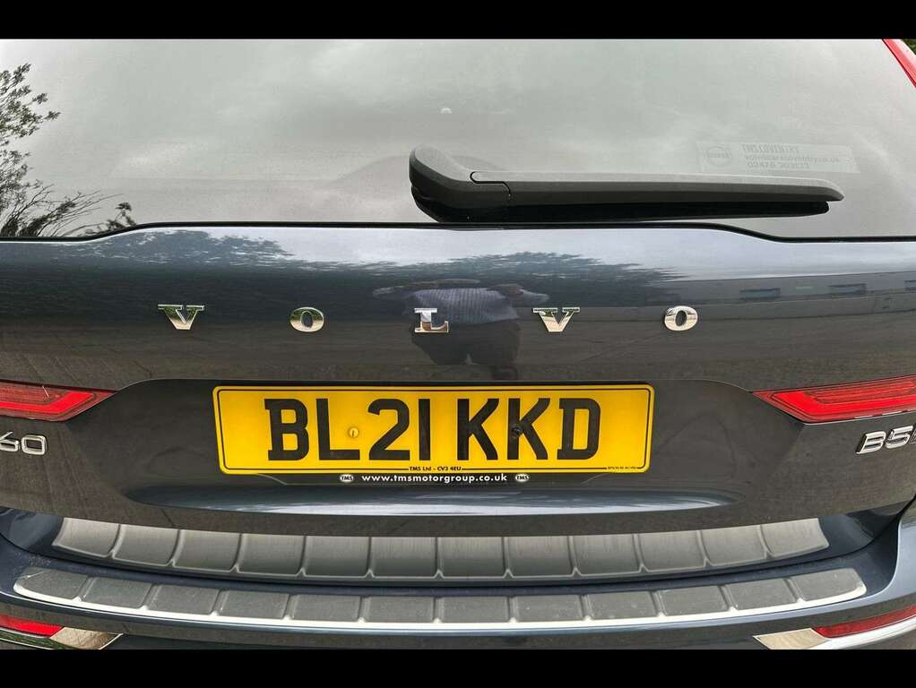 Volvo XC60 Momentum Blue #34