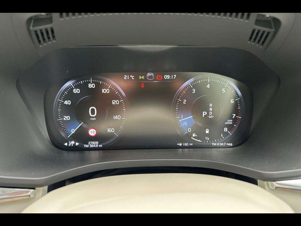 Volvo XC60 Momentum Blue #10