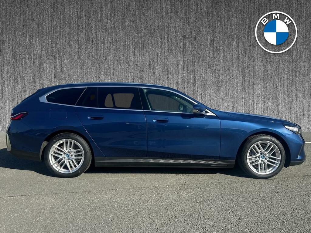 BMW i5 250Kw Edrive40 Sport Edition 84Kwh Blue #3