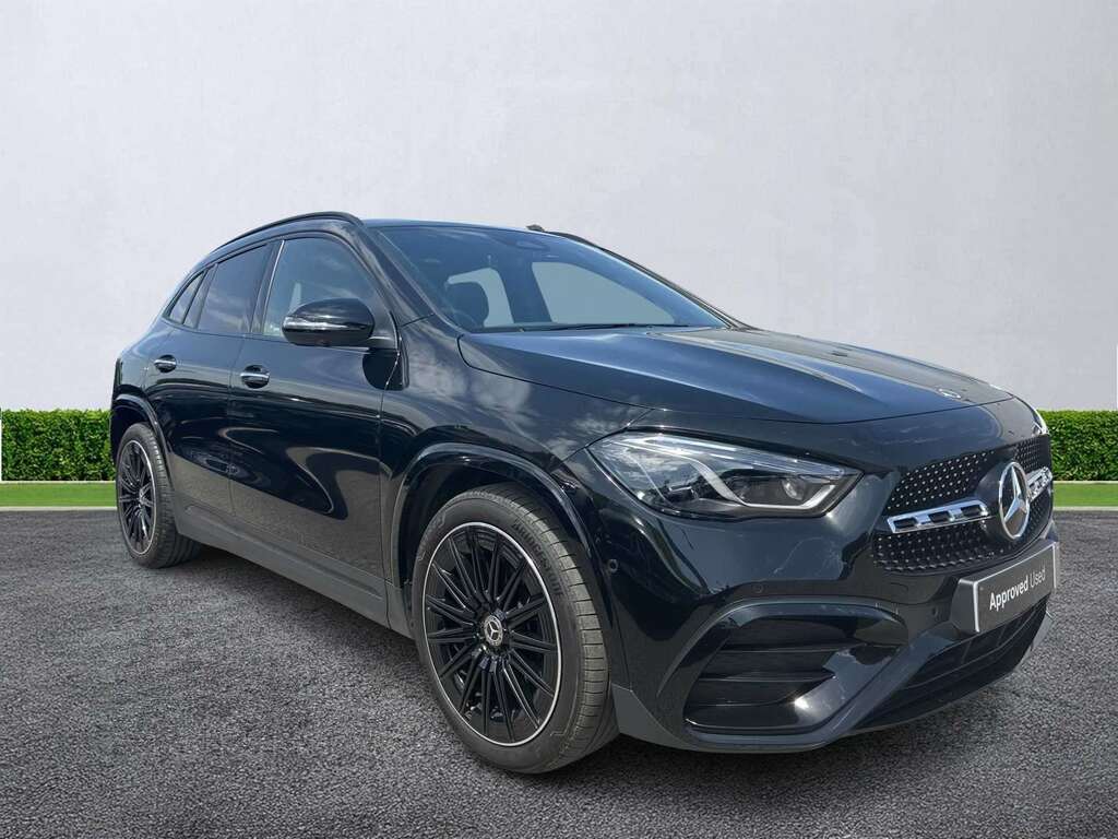 Mercedes-Benz GLA Class Gla 220D 4Matic Amg Line Premium Plus Black