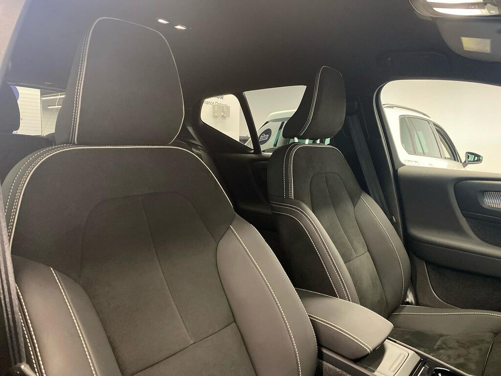 Volvo XC40 2.0 B4p Ultra Dark Blue #34