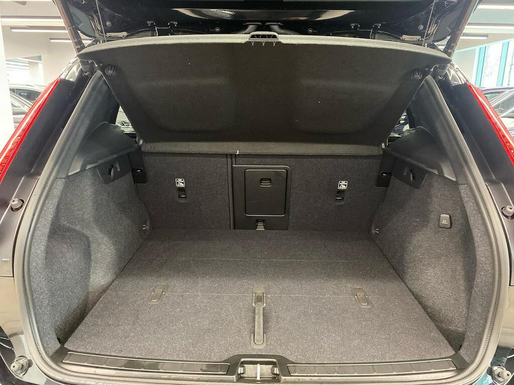 Volvo XC40 2.0 B4p Ultra Dark Blue #17