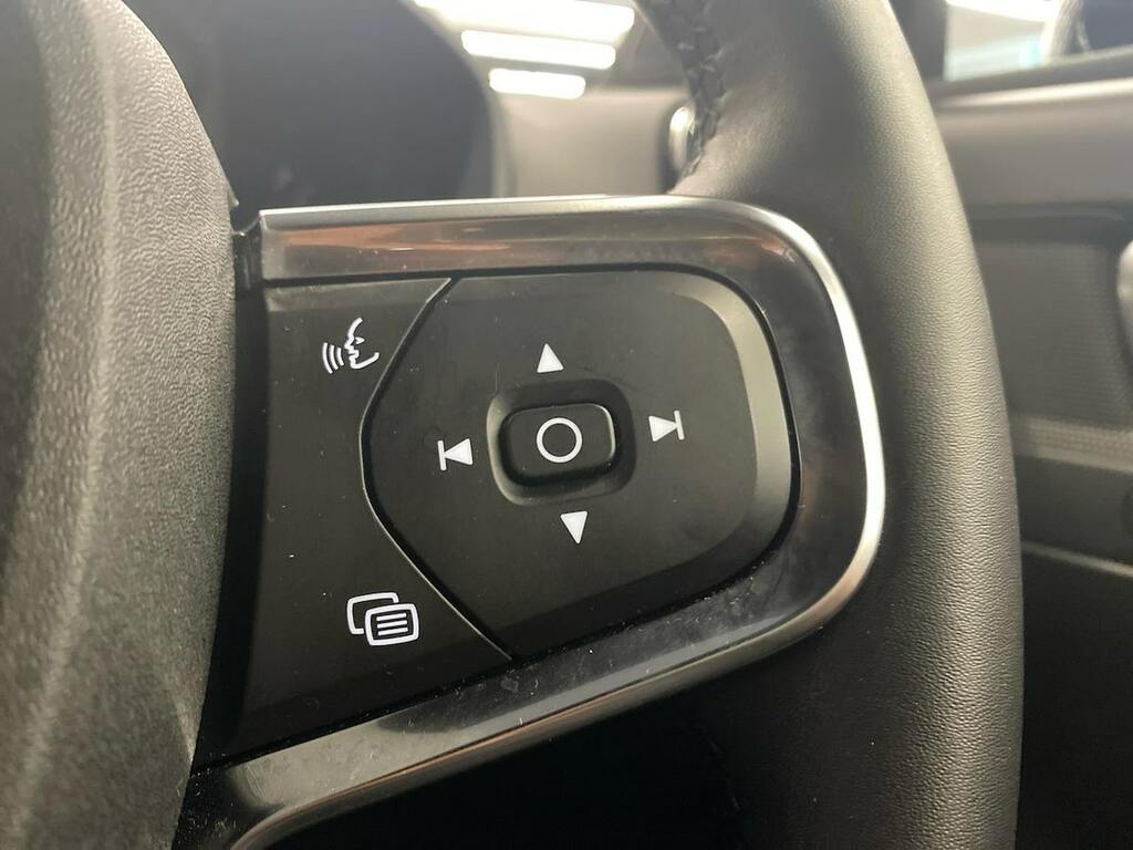 Volvo XC40 2.0 B4p Ultra Dark Blue #24