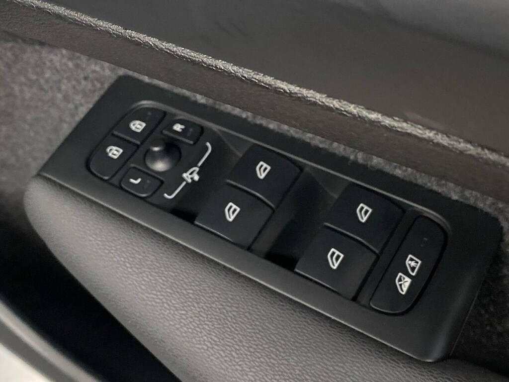 Volvo XC40 2.0 B4p Ultra Dark Blue #21