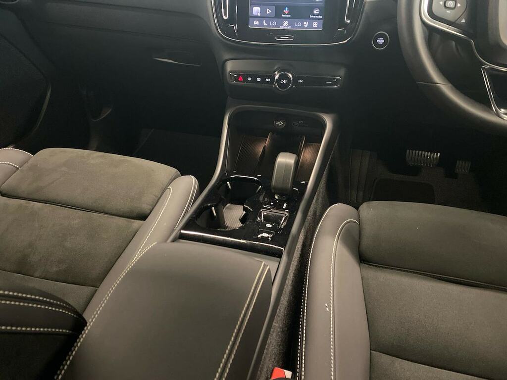 Volvo XC40 2.0 B4p Ultra Dark Blue #13
