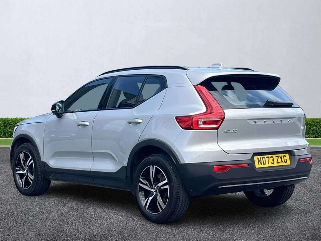 Volvo XC40 2.0 B4p Plus Dark Silver #2