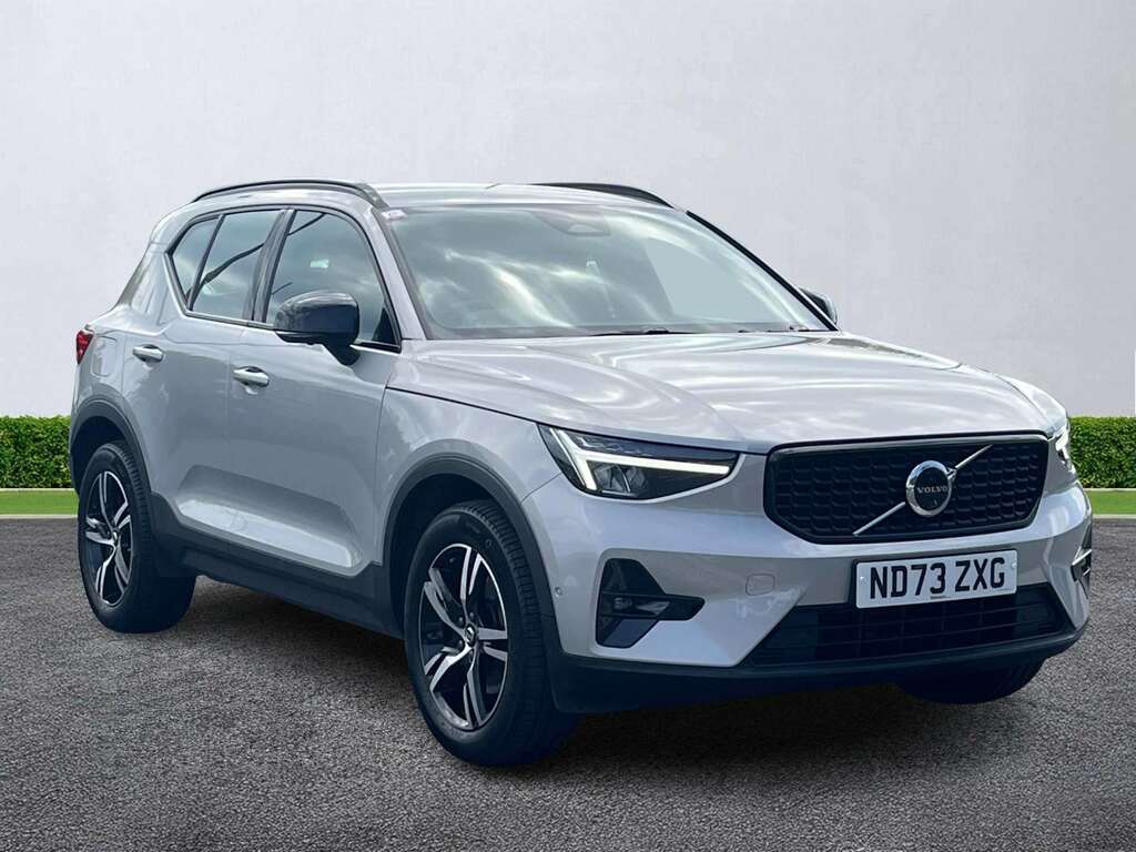 Volvo XC40 2.0 B4p Plus Dark Silver