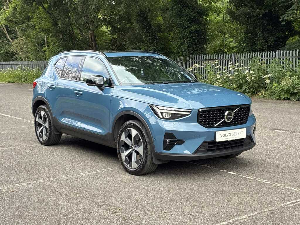 Volvo XC40 2.0 B4p Ultimate Dark Blue