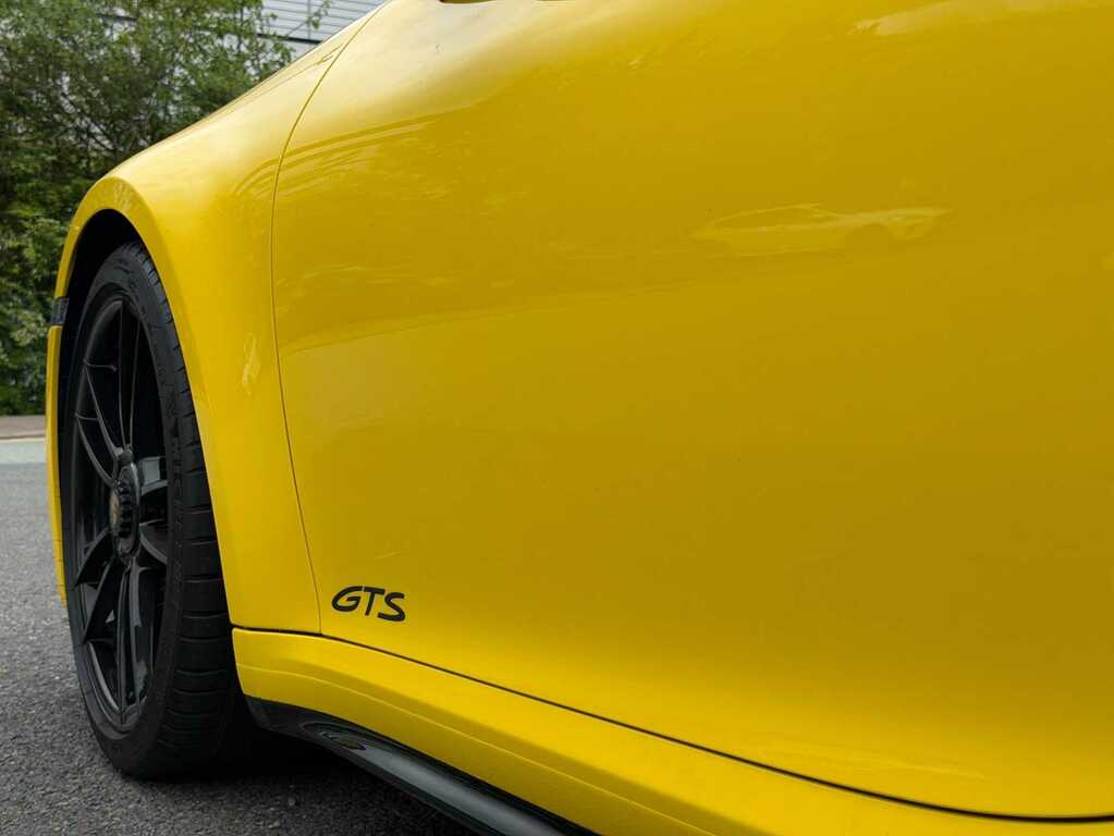 Porsche 911 911 Carrera Gts Green #15