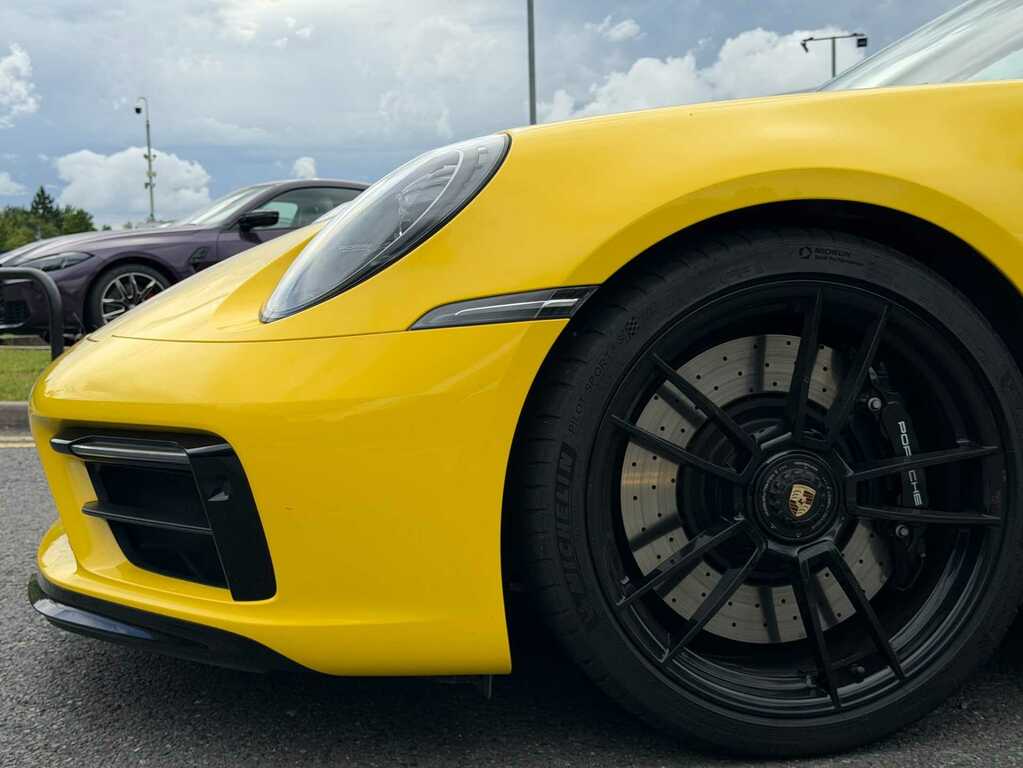 Porsche 911 911 Carrera Gts Green #14