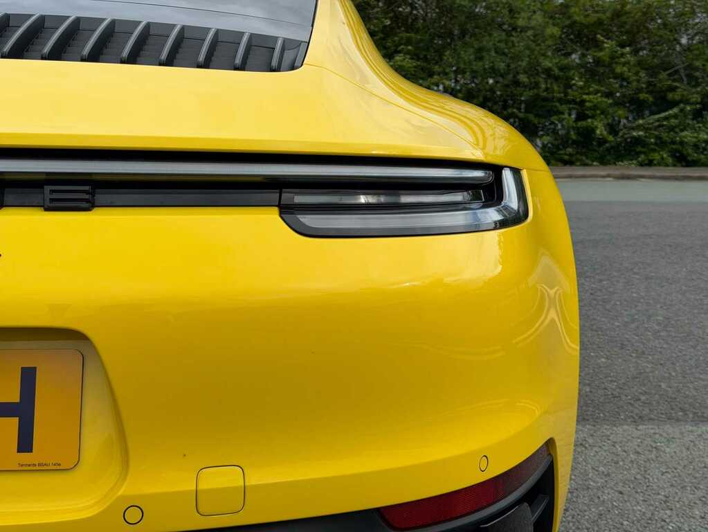 Porsche 911 911 Carrera Gts Green #17