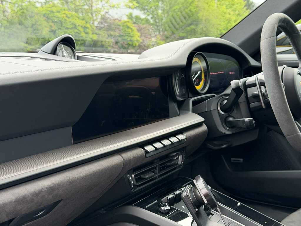 Porsche 911 911 Carrera Gts Green #45