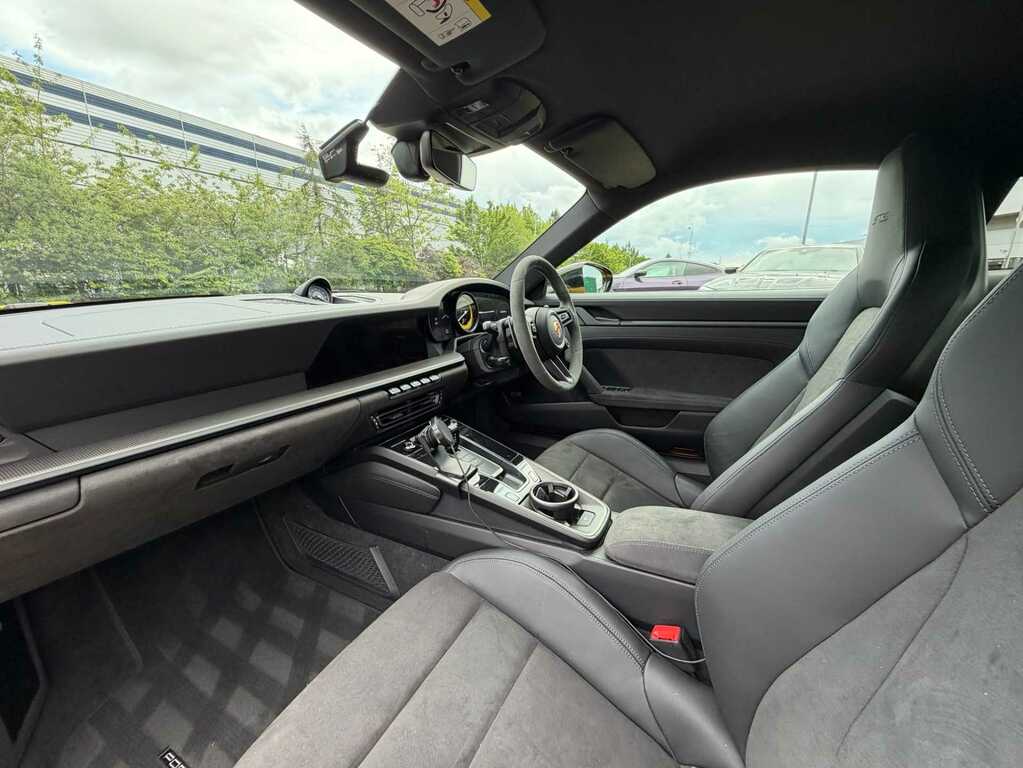 Porsche 911 911 Carrera Gts Green #41