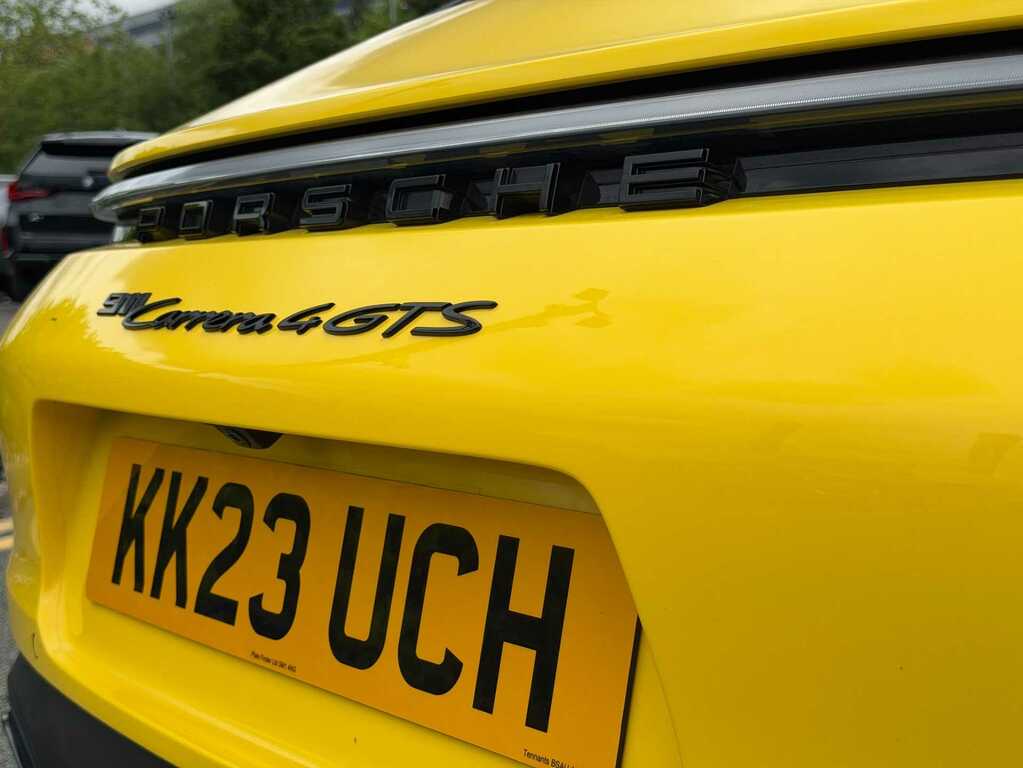 Porsche 911 911 Carrera Gts Green #18
