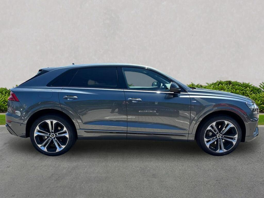 Audi Q8 e tron 300Kw 55 Quattro 114Kwh Black Edition Grey #3