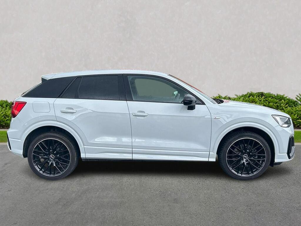 Audi Q2 1.5 Tfsi Cod 35 Black Edition Suv S Tro White #3