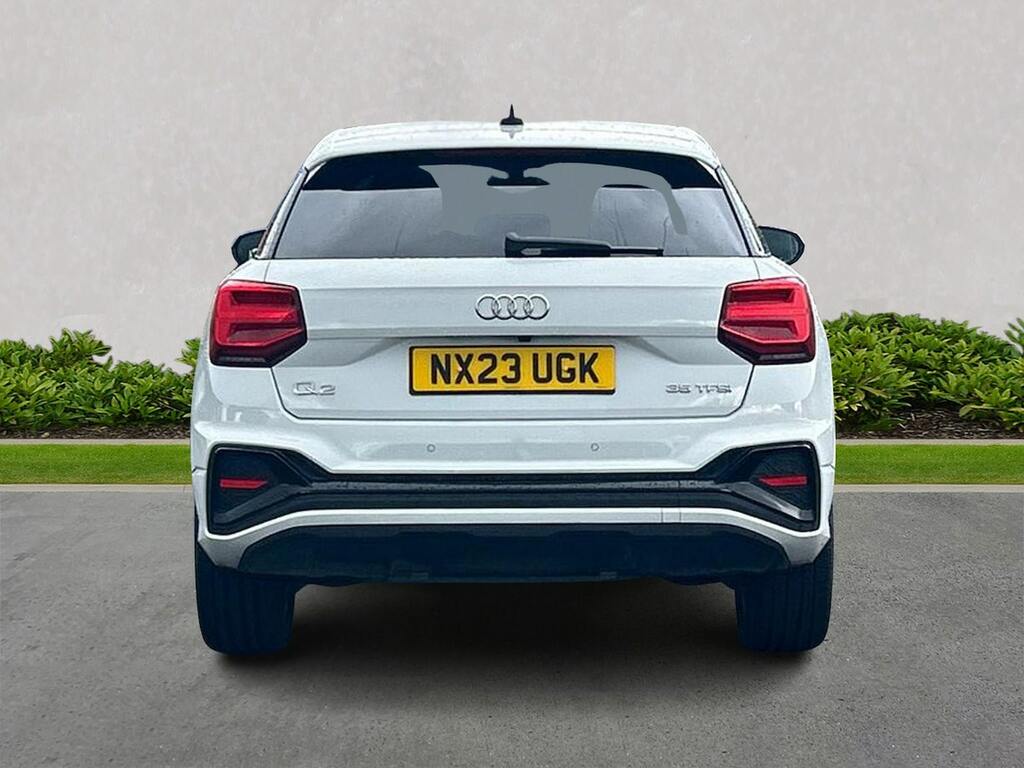 Audi Q2 1.5 Tfsi Cod 35 Black Edition Suv S Tro White #4