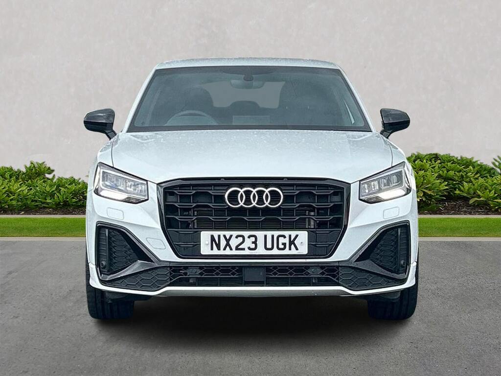 Audi Q2 1.5 Tfsi Cod 35 Black Edition Suv S Tro White #5