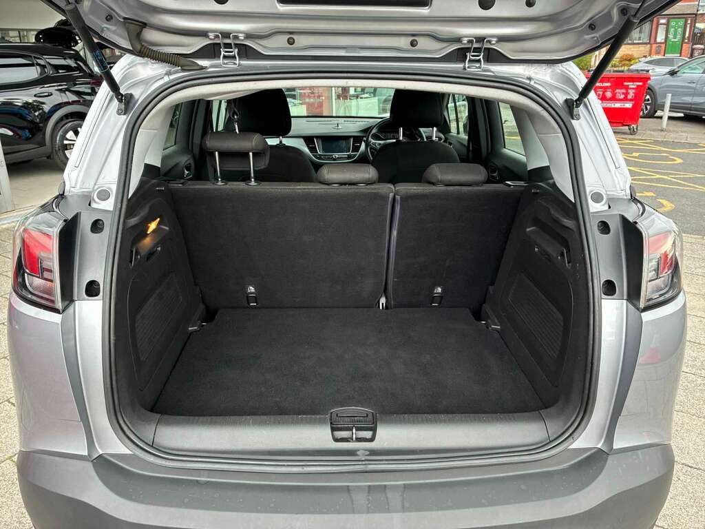 Vauxhall Crossland Suv Red #15