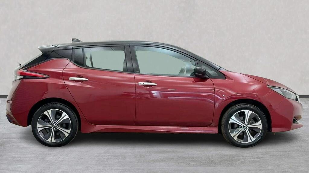 Nissan Leaf 62Kwh E N-connecta Hatchback 2 Red #3