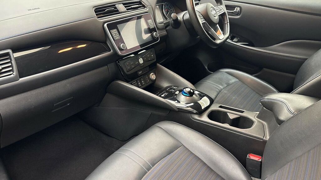 Nissan Leaf 62Kwh E N-connecta Hatchback 2 Red #6