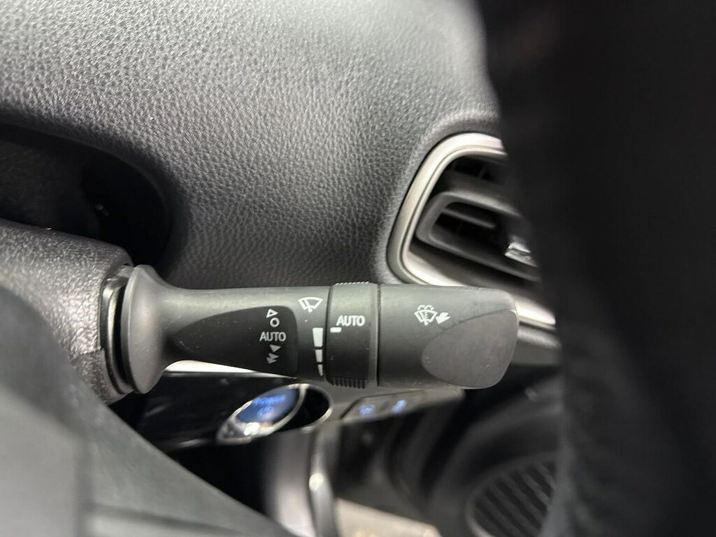 Toyota Prius 1.8 Vvti Excel Cvt Hatchback  #27