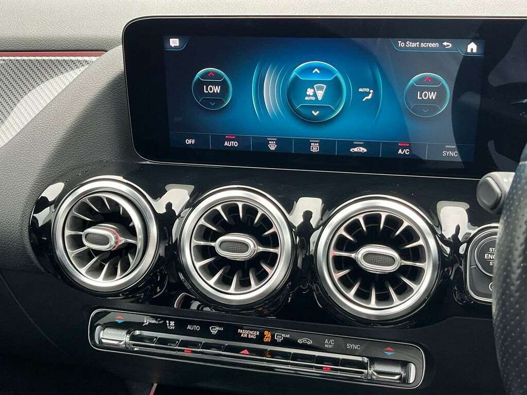 Mercedes-Benz GLA Class Gla 200 Sport Black #12