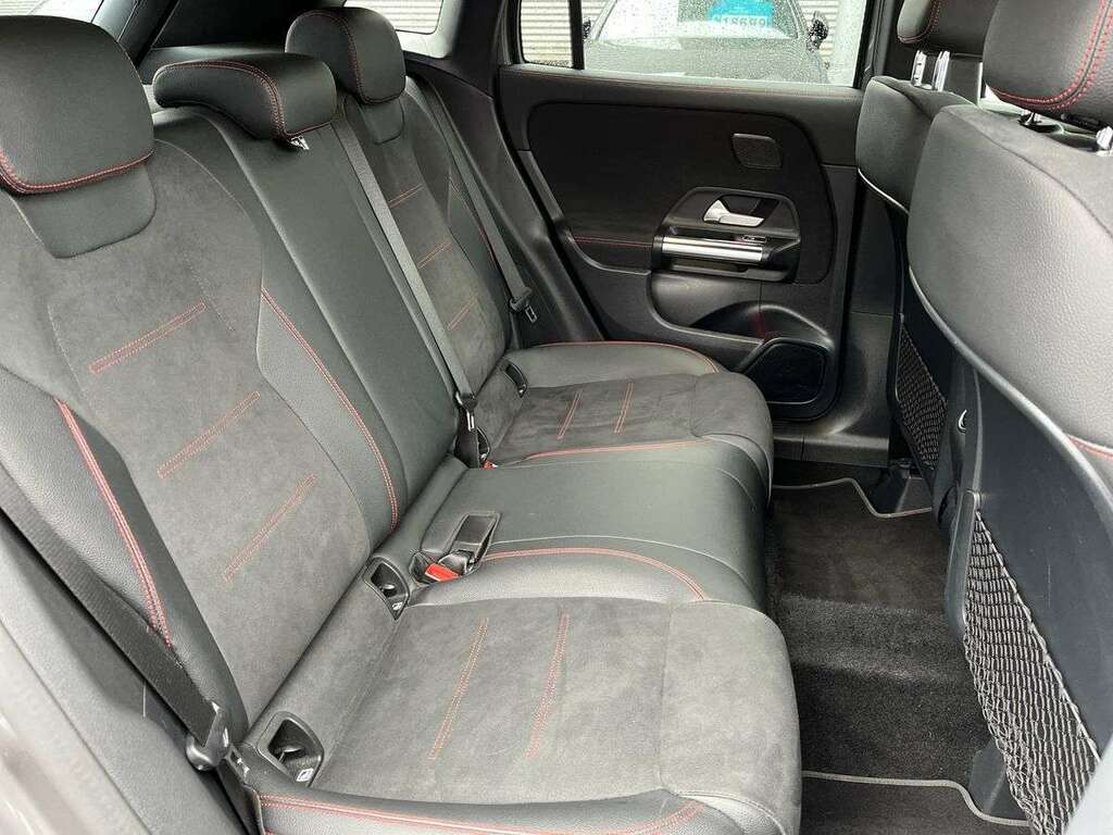 Mercedes-Benz GLA Class Gla 200 Sport Black #16