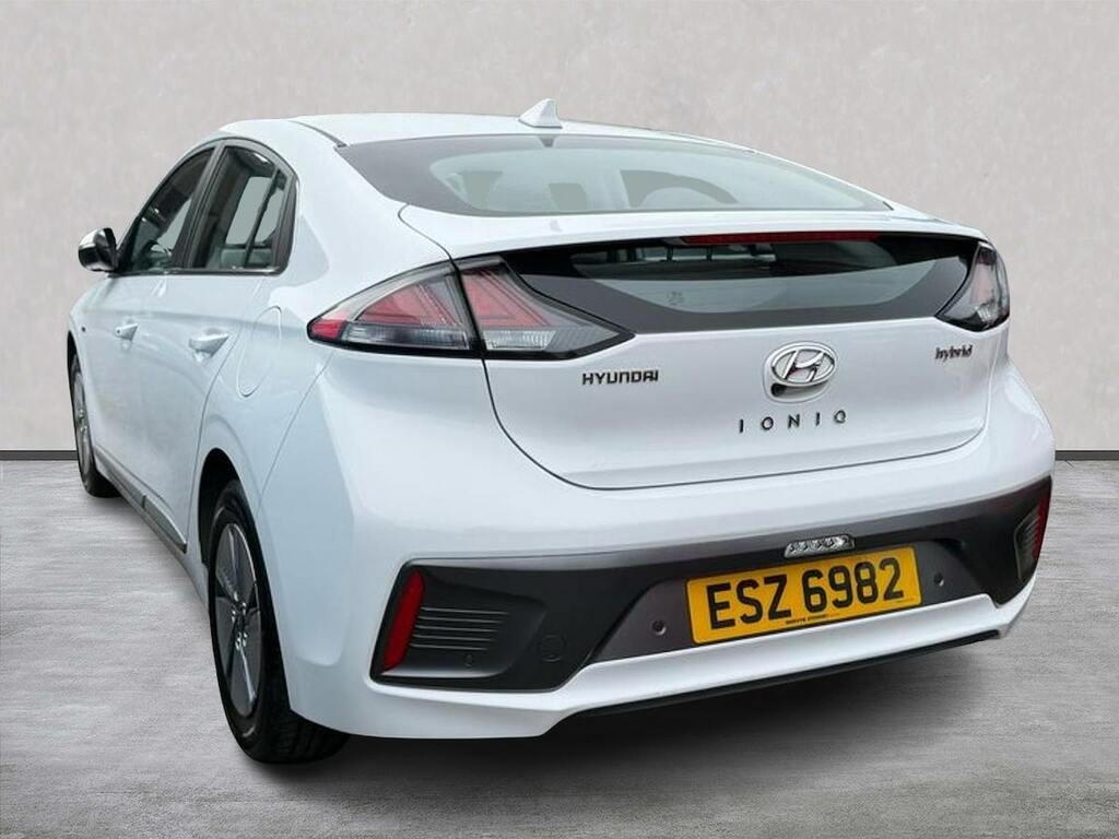 Hyundai Ioniq 1.6 H-gdi Premium Hatchback Hybrid Dct White #2