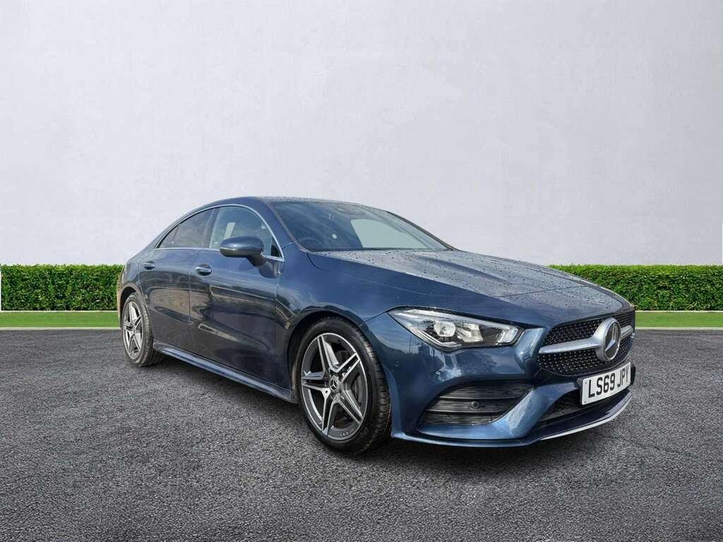 Mercedes-Benz CLA Class Cla 180 Amg Line Premium Tip Blue