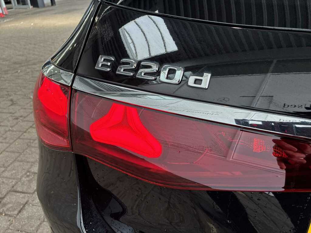 Mercedes-Benz E Class 2.0 E300de 25.4Kwh Urban Edition Saloon  #35