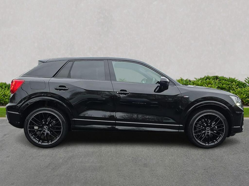 Audi Q2 Q2 Black Edition 35 Tfsi 150 Ps S Tronic Black #3