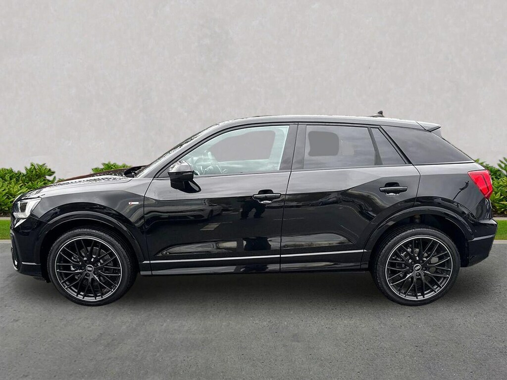 Audi Q2 35 Tfsi Black Edition 2025 Blue #19