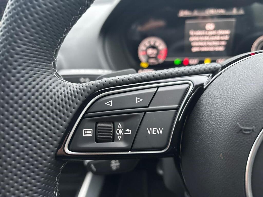 Audi Q2 35 Tfsi Black Edition 2025 Blue #26