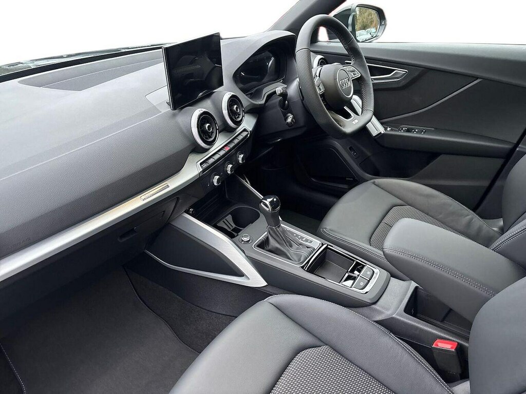 Audi Q2 35 Tfsi Black Edition 2025 Blue #7