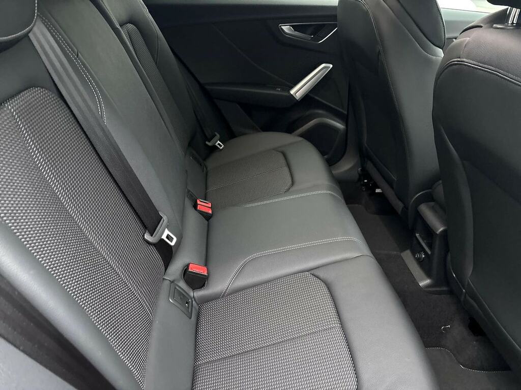 Audi Q2 35 Tfsi Black Edition 2025 Blue #16
