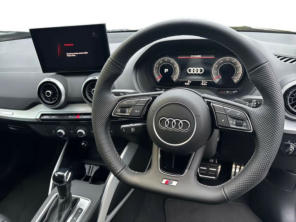Audi Q2 35 Tfsi Black Edition 2025 Blue #9