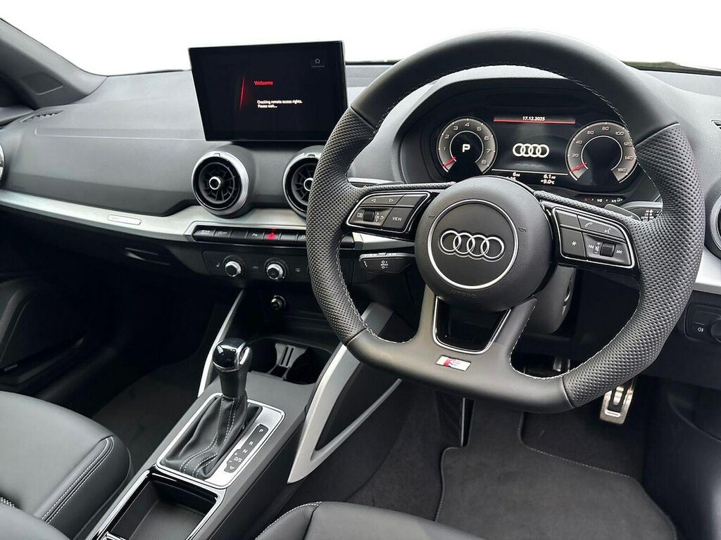Audi Q2 35 Tfsi Black Edition 2025 Blue #8