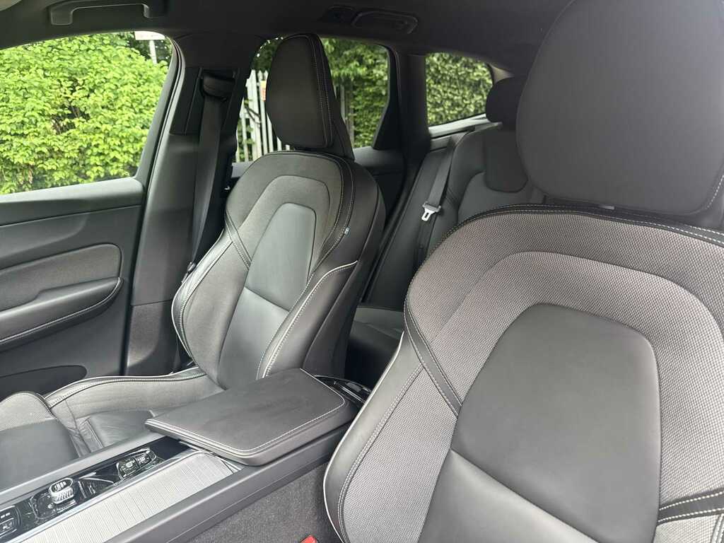 Volvo XC60 2.0 B5p Plus Dark Awd Geartronic Grey #16
