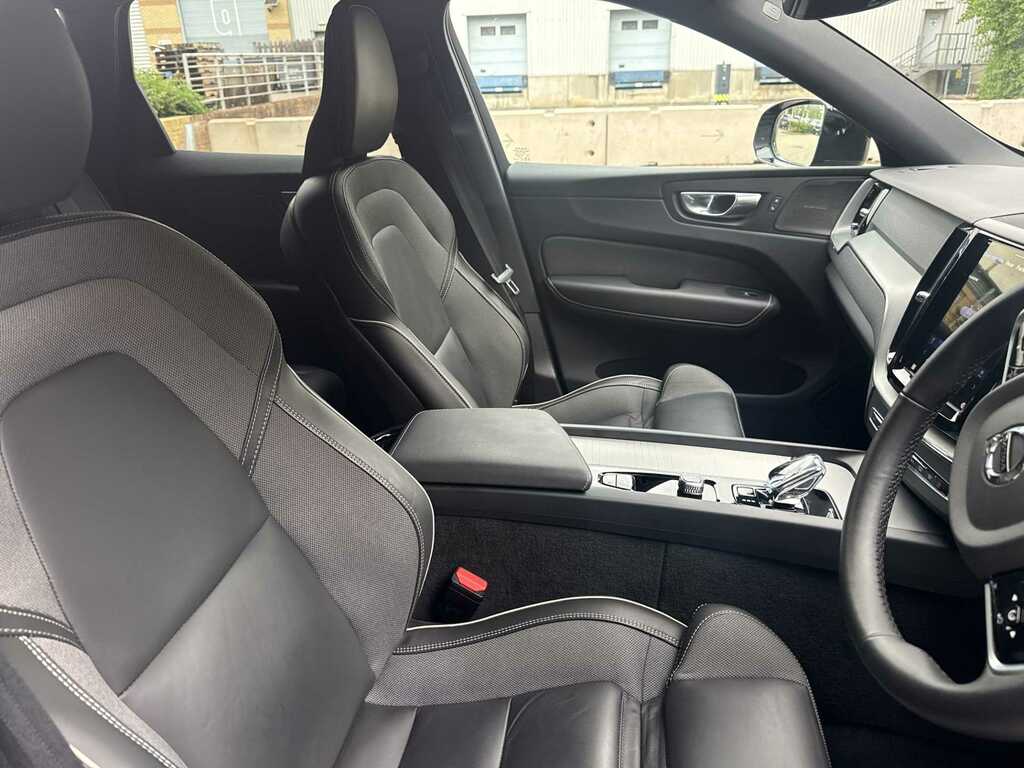 Volvo XC60 2.0 B5p Plus Dark Awd Geartronic Grey #7