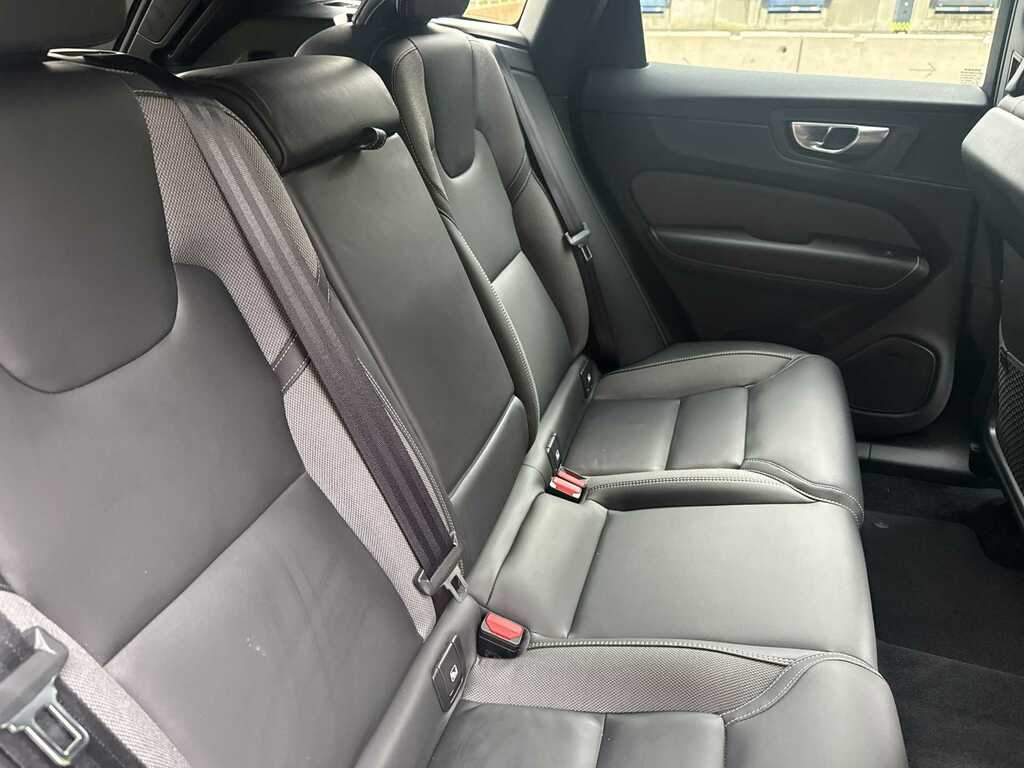 Volvo XC60 2.0 B5p Plus Dark Awd Geartronic Grey #28